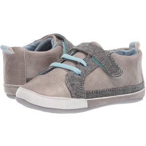 GUC Ro + Me Baby Crib Shoe Sneakers 6-12m